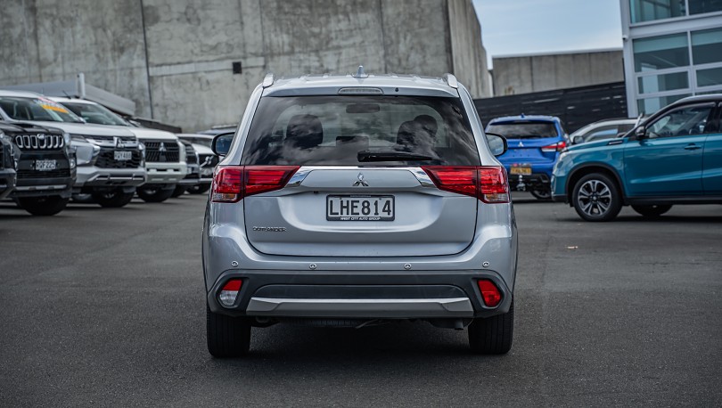 2018 Mitsubishi Outlander 4