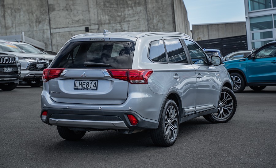 2018 Mitsubishi Outlander 2