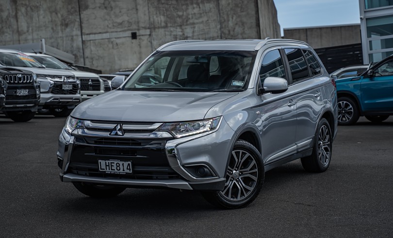 2018 Mitsubishi Outlander 1