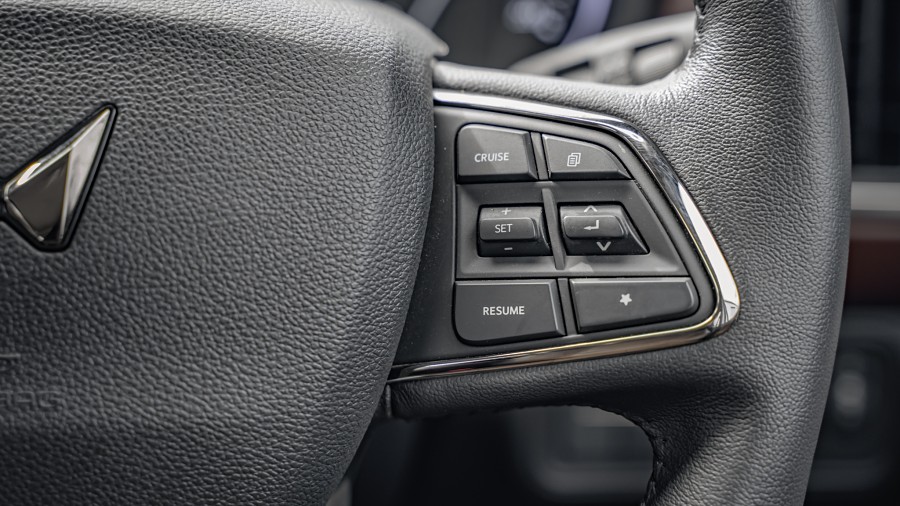 2025 Mahindra Scorpio 14