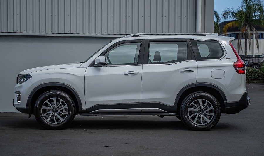 2025 Mahindra Scorpio 5