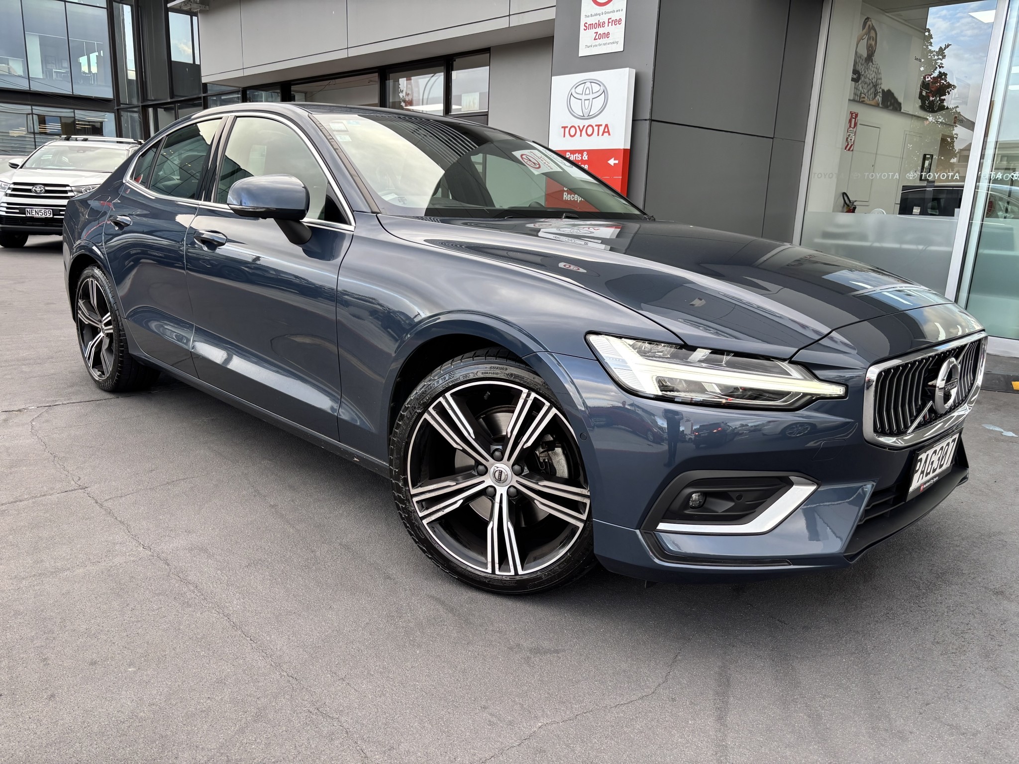 2022 Volvo S60
