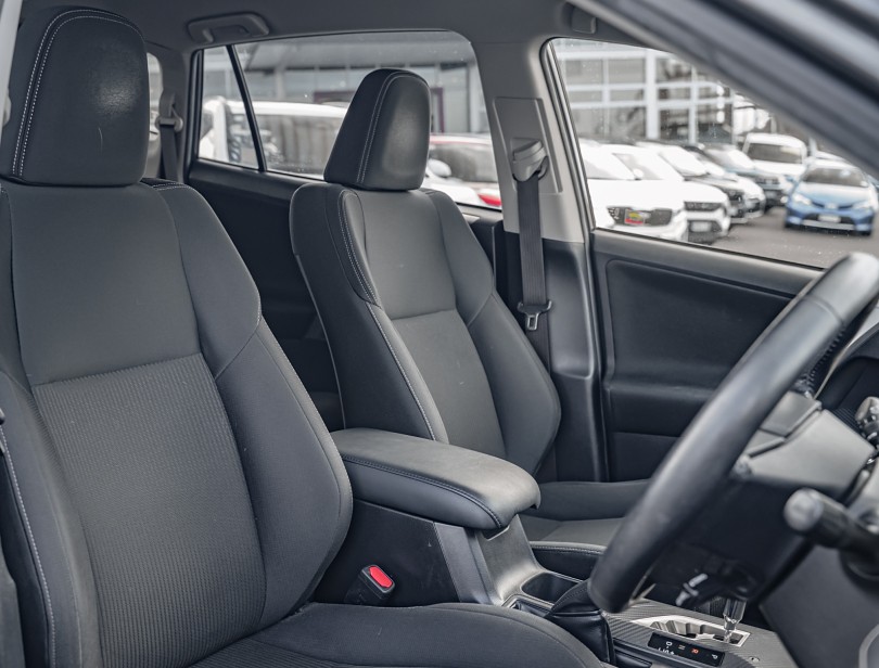 2013 Toyota RAV4 8