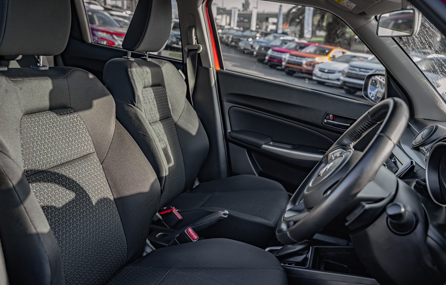 2023 Suzuki Swift 8