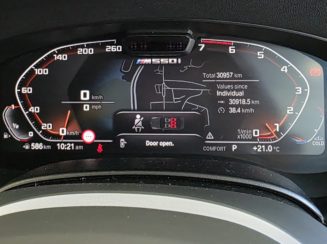 BMW M550i xDrive Sedan M Performance