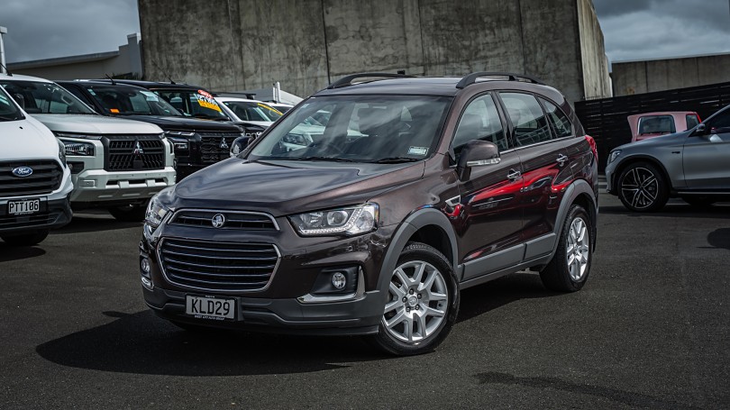 2017 Holden Captiva 1