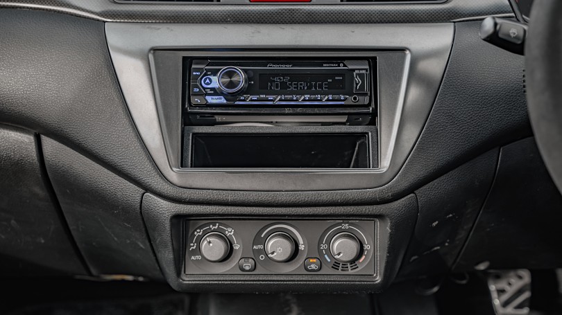 2005 Mitsubishi Lancer 13