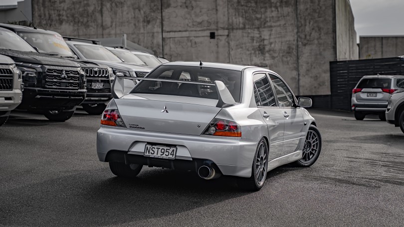 2005 Mitsubishi Lancer 2