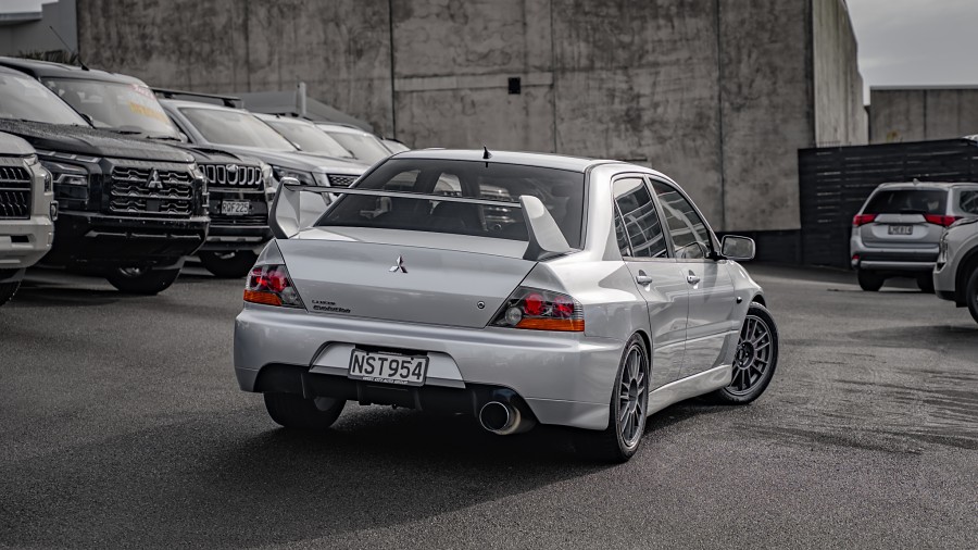 2005 Mitsubishi Lancer 2