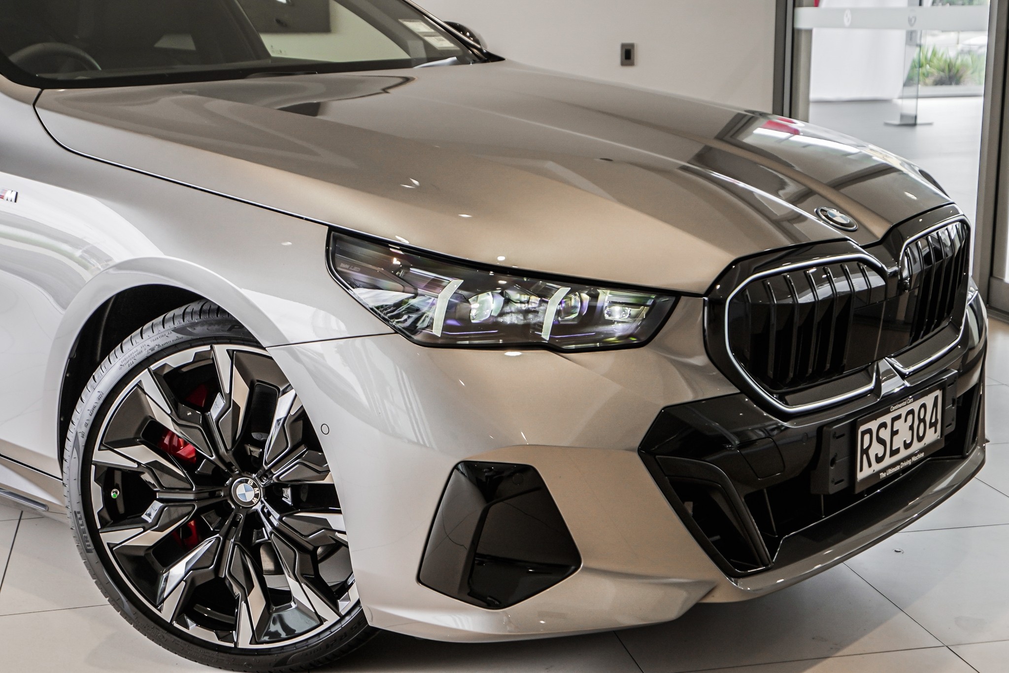 BMW 550e PHEV/4WD/8AT/SL