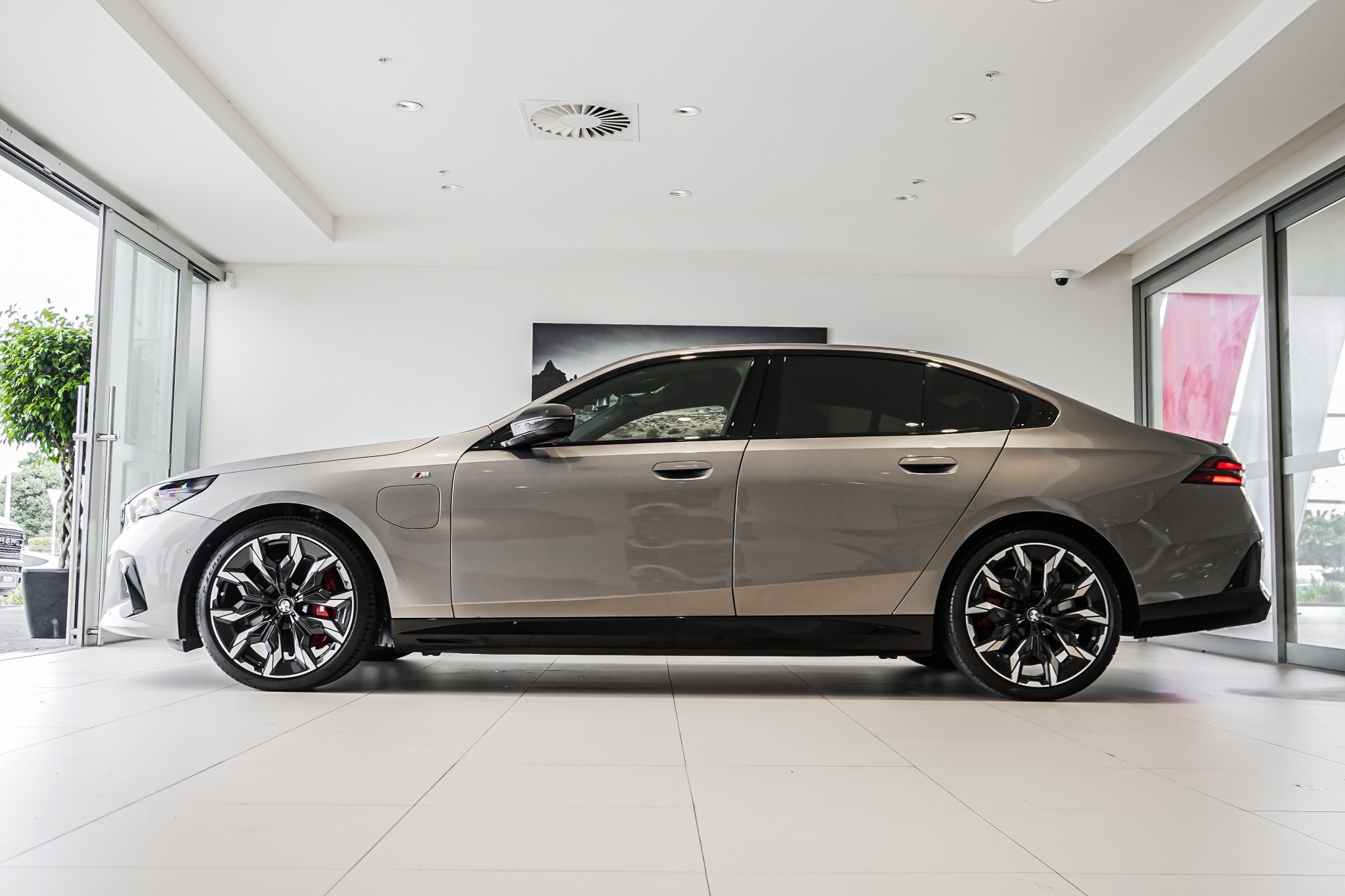 BMW 550e PHEV/4WD/8AT/SL