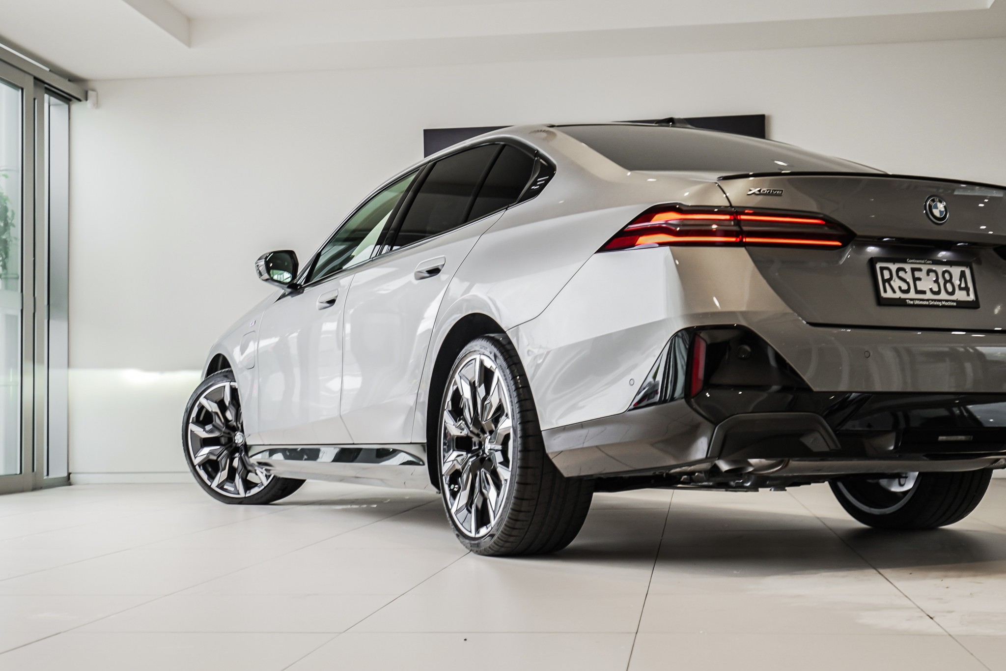 BMW 550e PHEV/4WD/8AT/SL