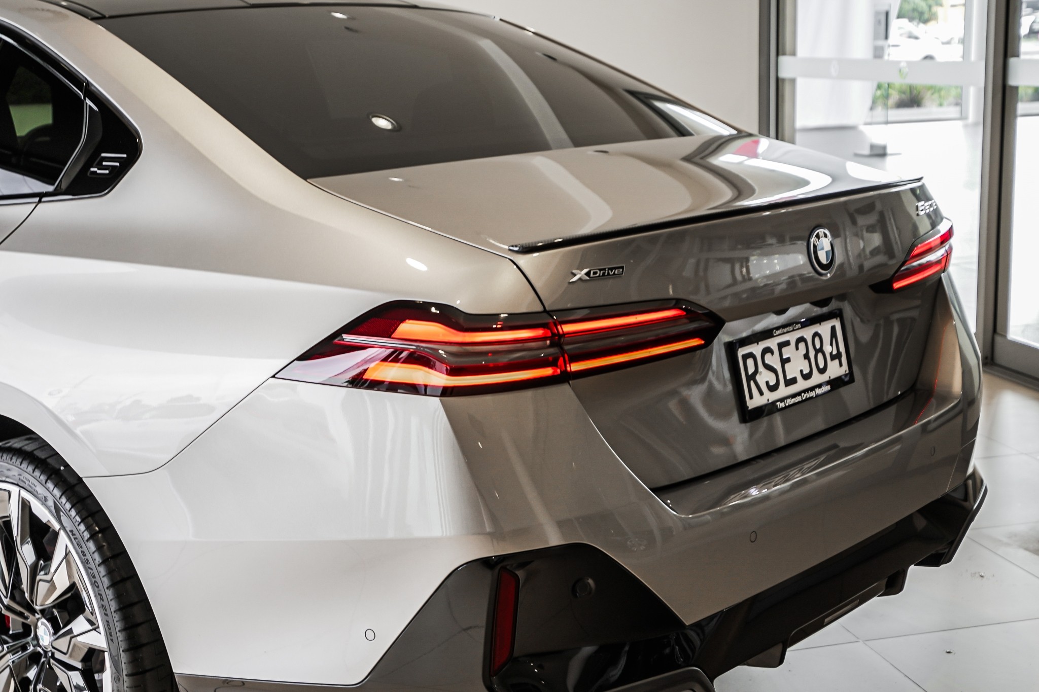 BMW 550e PHEV/4WD/8AT/SL