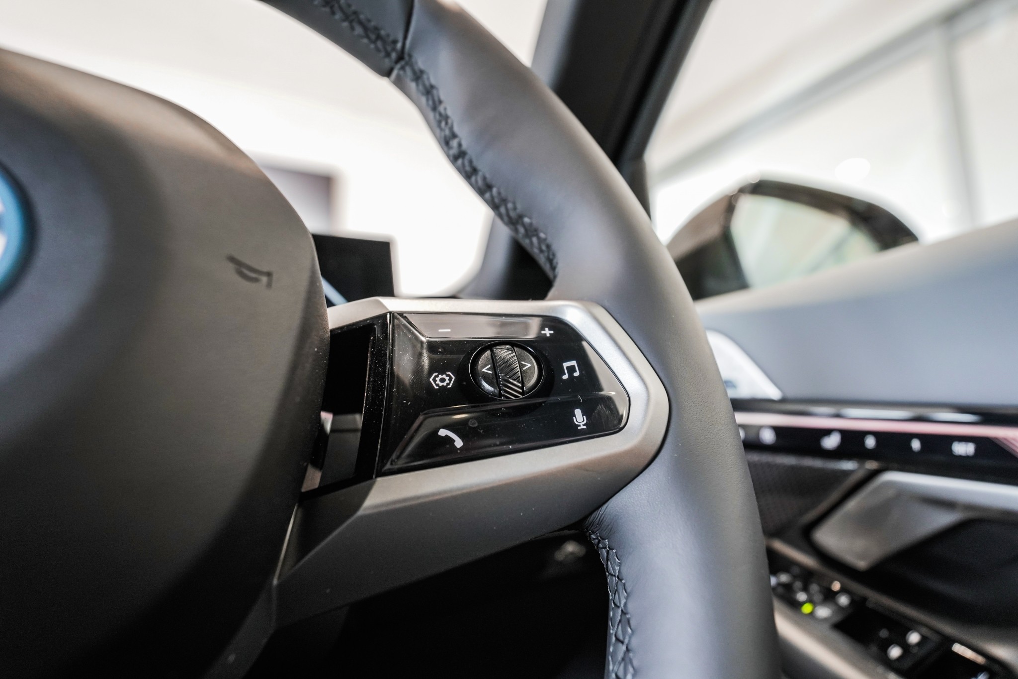 BMW 550e PHEV/4WD/8AT/SL