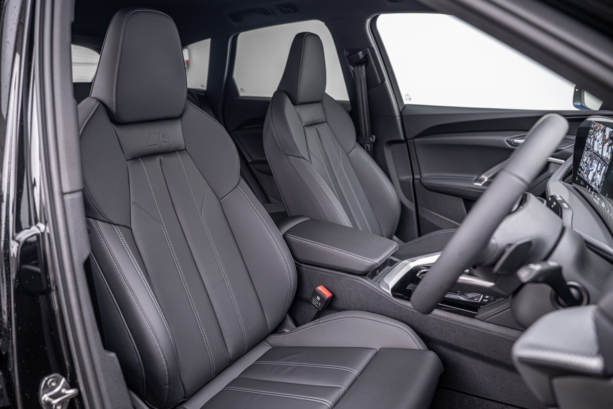 Audi Q5 E-HYBRID S LINE