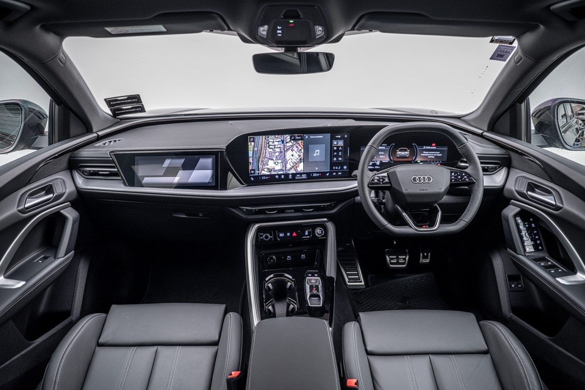 Audi Q5 E-HYBRID S LINE