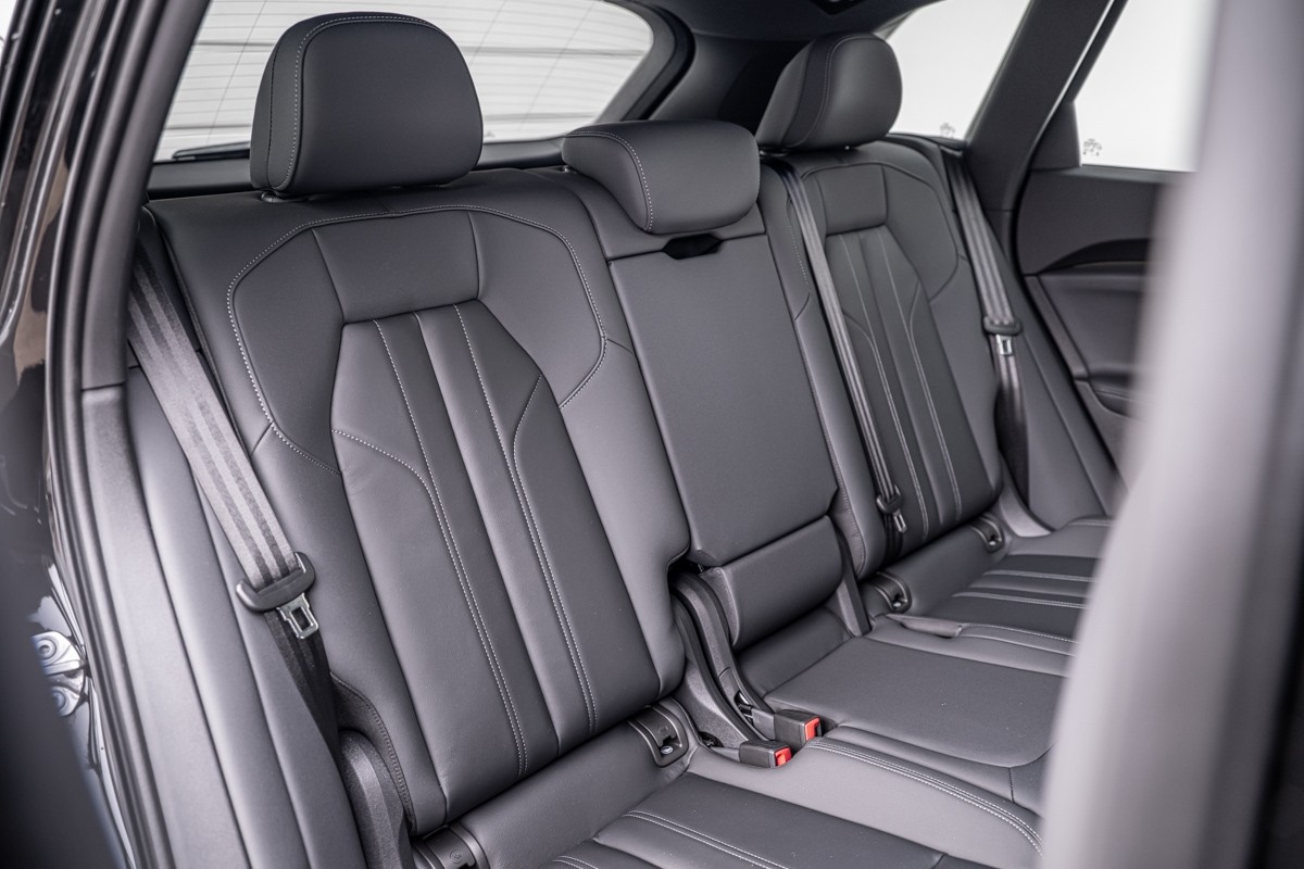 Audi Q5 E-HYBRID S LINE