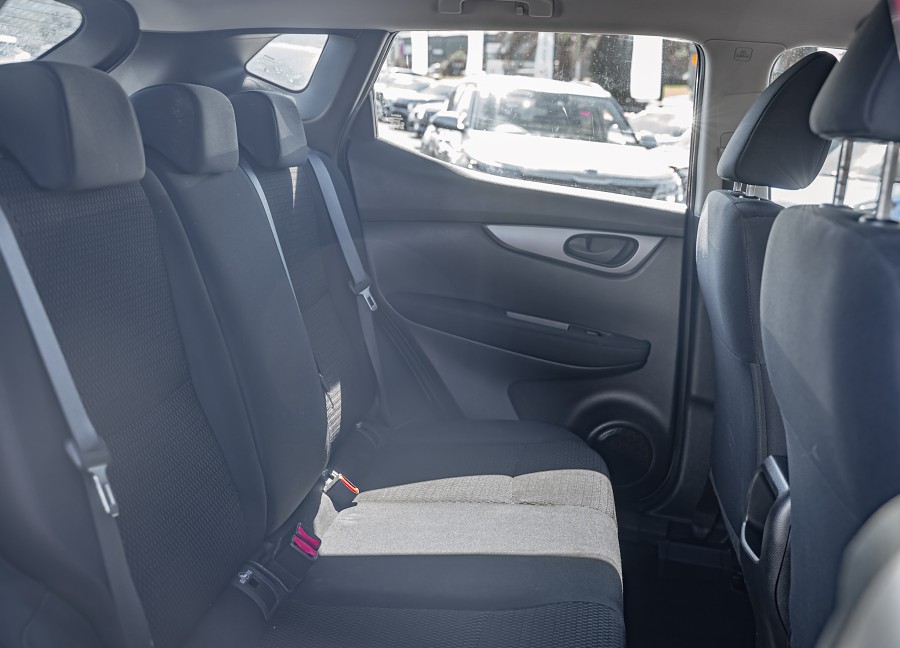 2015 Nissan Qashqai 18