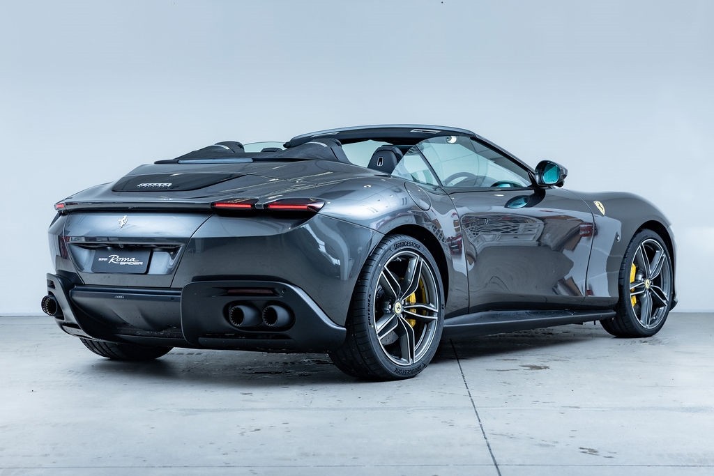 Ferrari Roma Spider