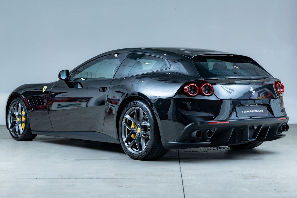 Ferrari GTC4Lusso T