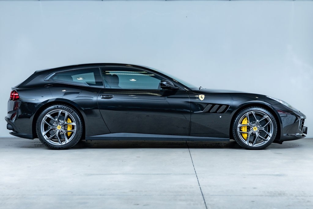 Ferrari GTC4Lusso T