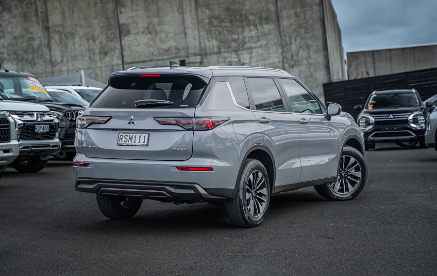 2026 Mitsubishi Outlander 2