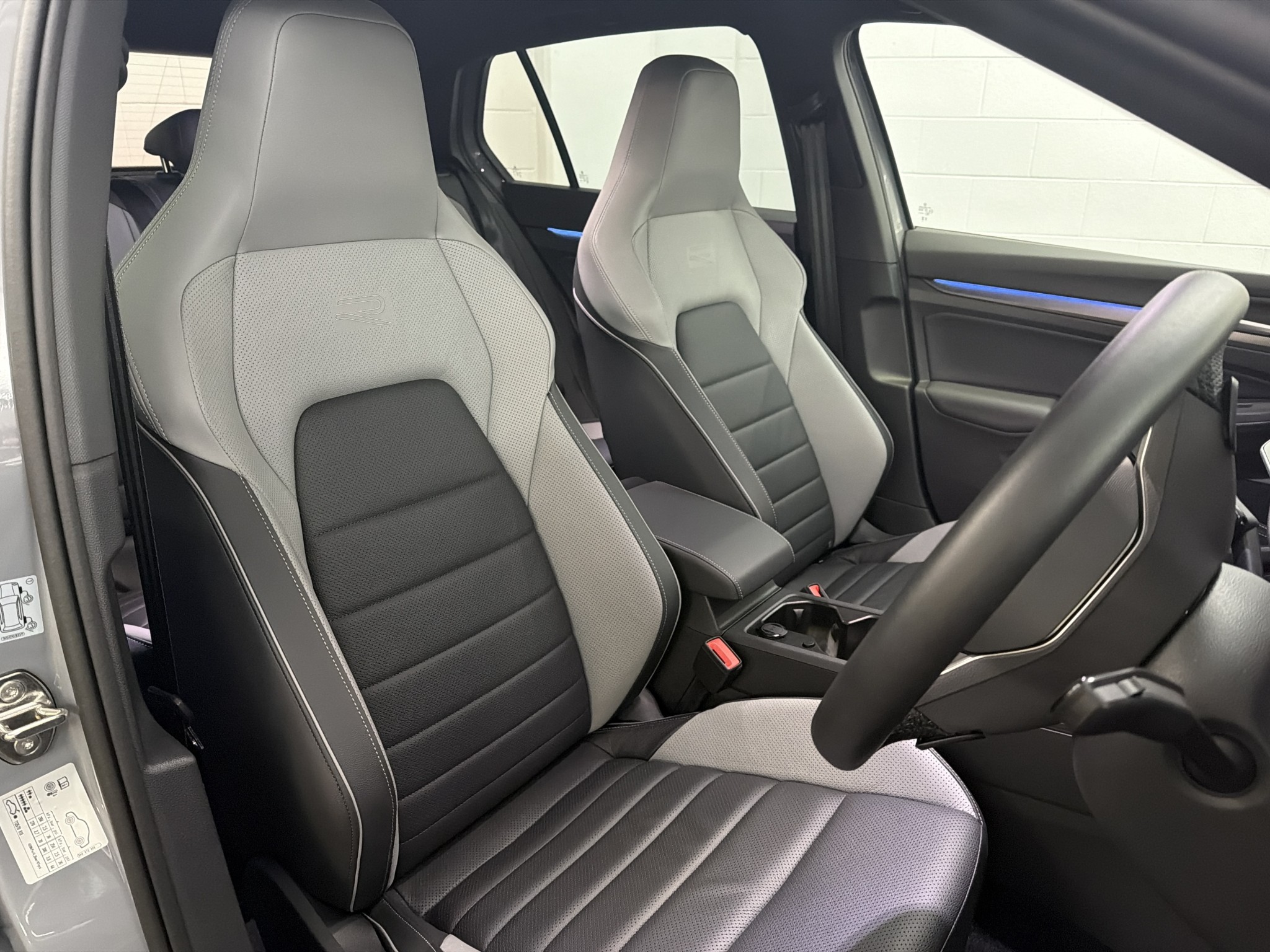 Volkswagen Golf 8.5 R-LINE