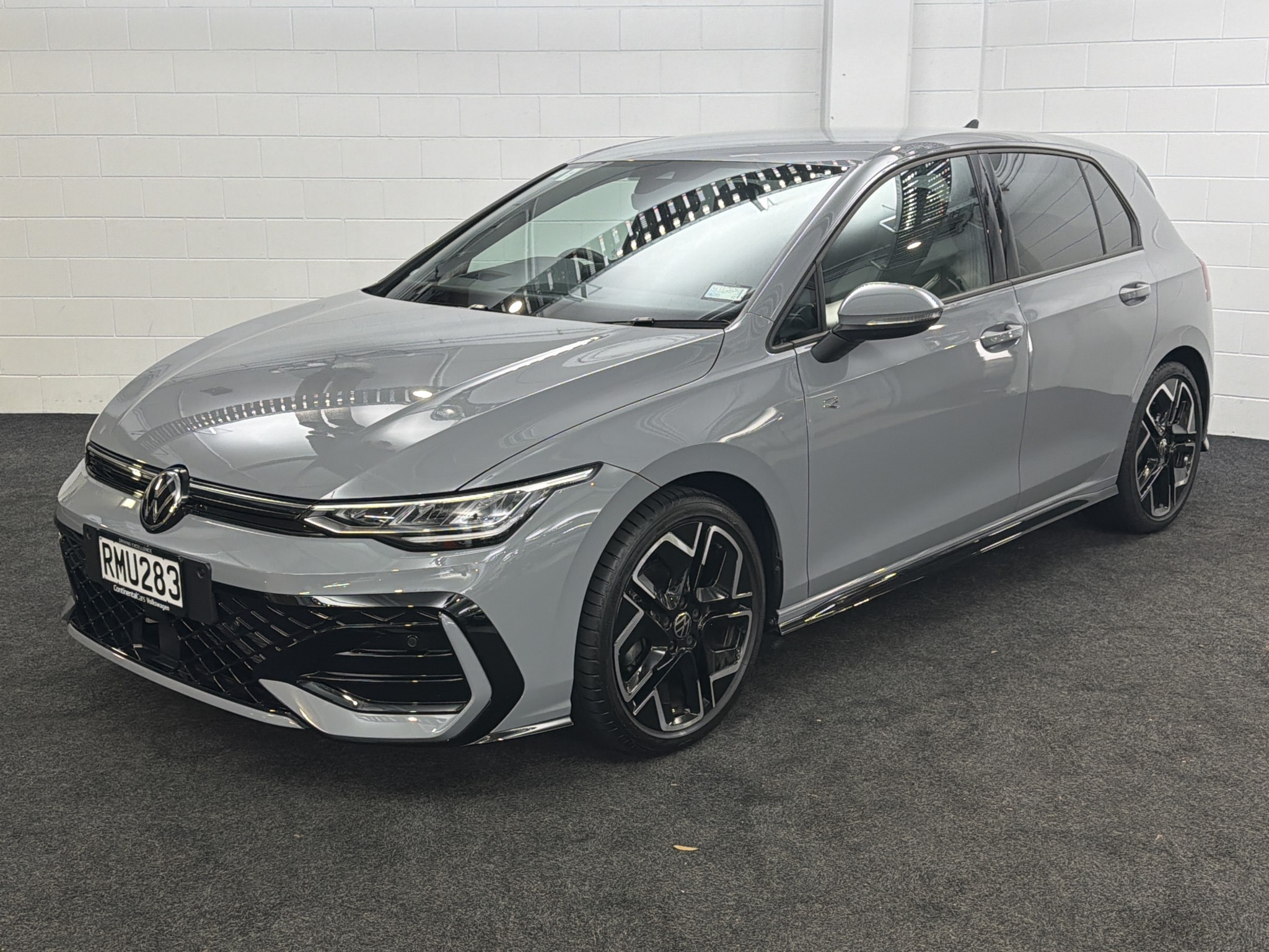 Volkswagen Golf 8.5 R-LINE