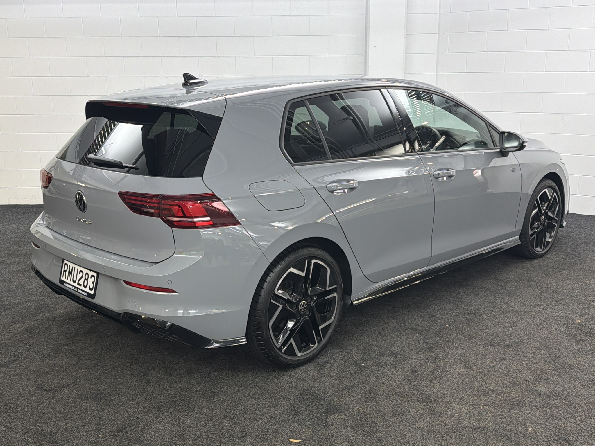 Volkswagen Golf 8.5 R-LINE