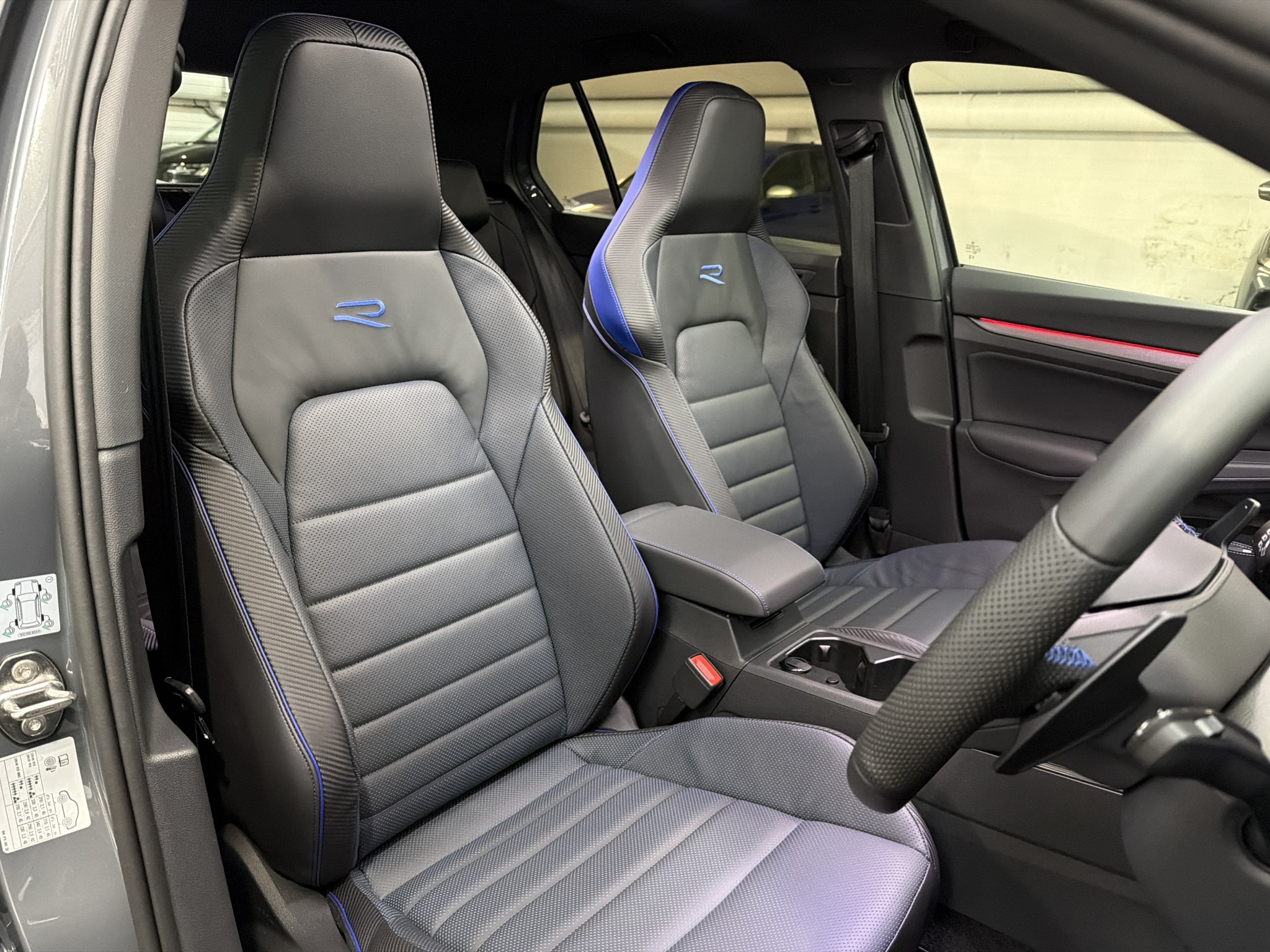 Volkswagen Golf R 8.5