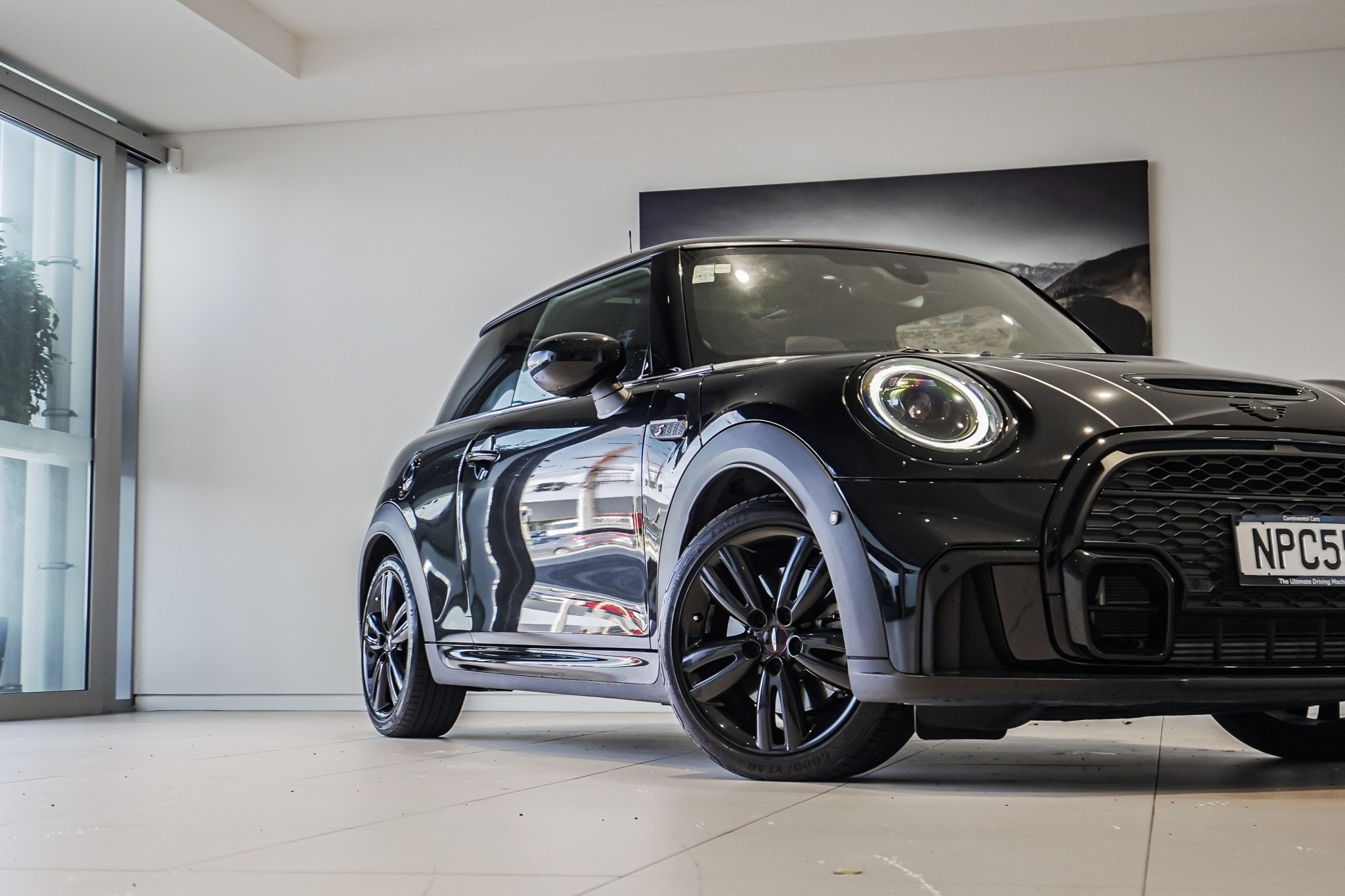 MINI Cooper S 3-Dr Hatch JCW Sport