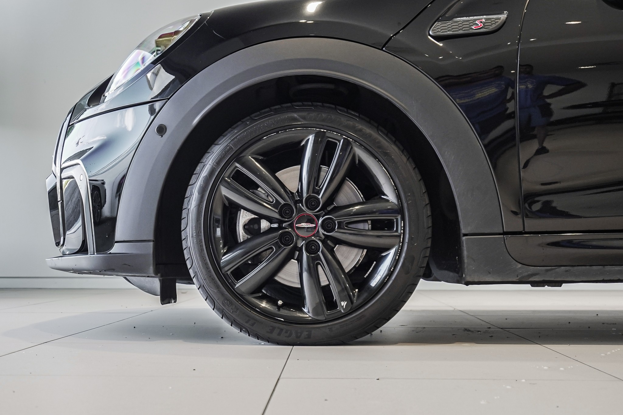 MINI Cooper S 3-Dr Hatch JCW Sport