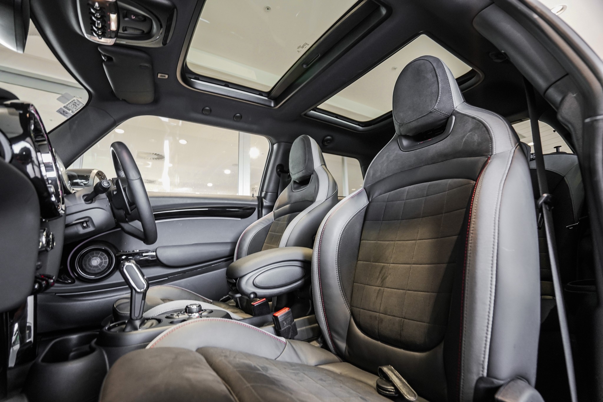 MINI Cooper S 3-Dr Hatch JCW Sport