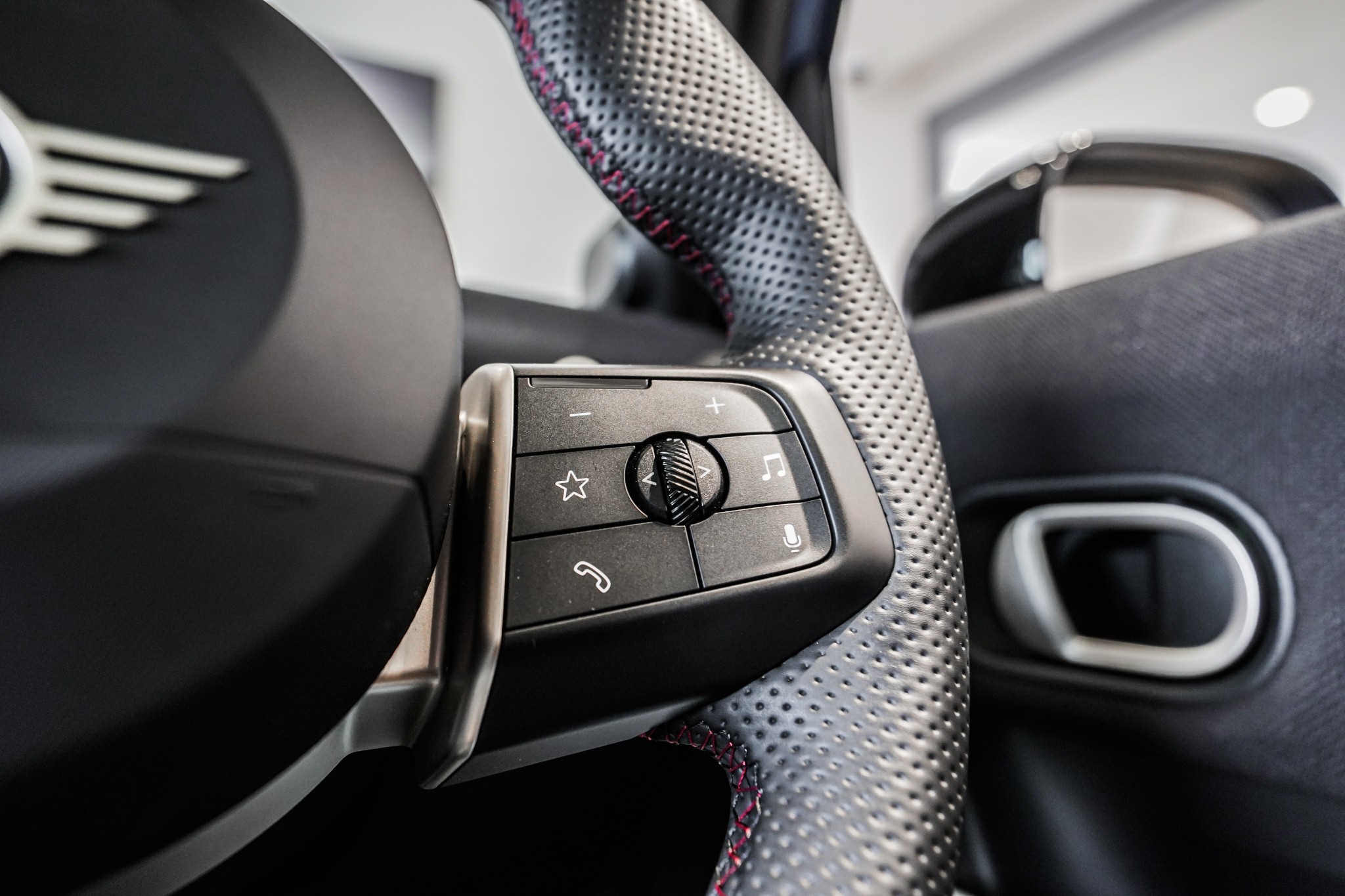 MINI Cooper S 5-Dr JCW