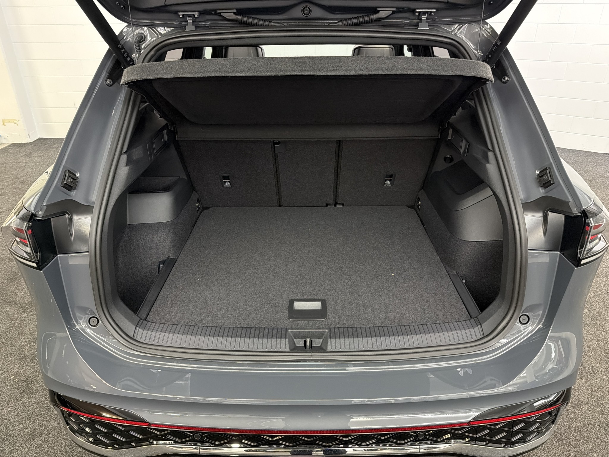 Volkswagen Tiguan R-LINE AWD Touring Package