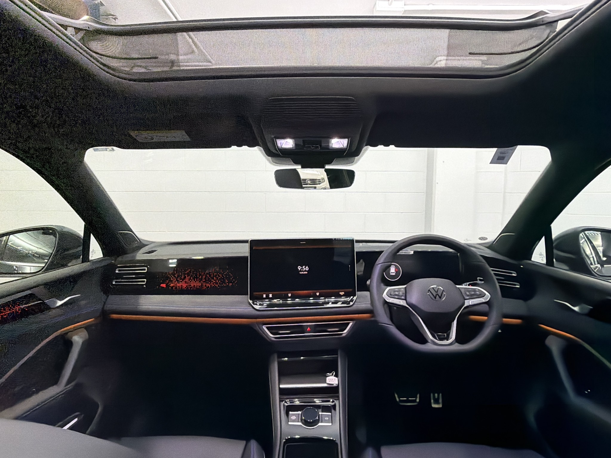 Volkswagen Tiguan R-LINE AWD Touring Package