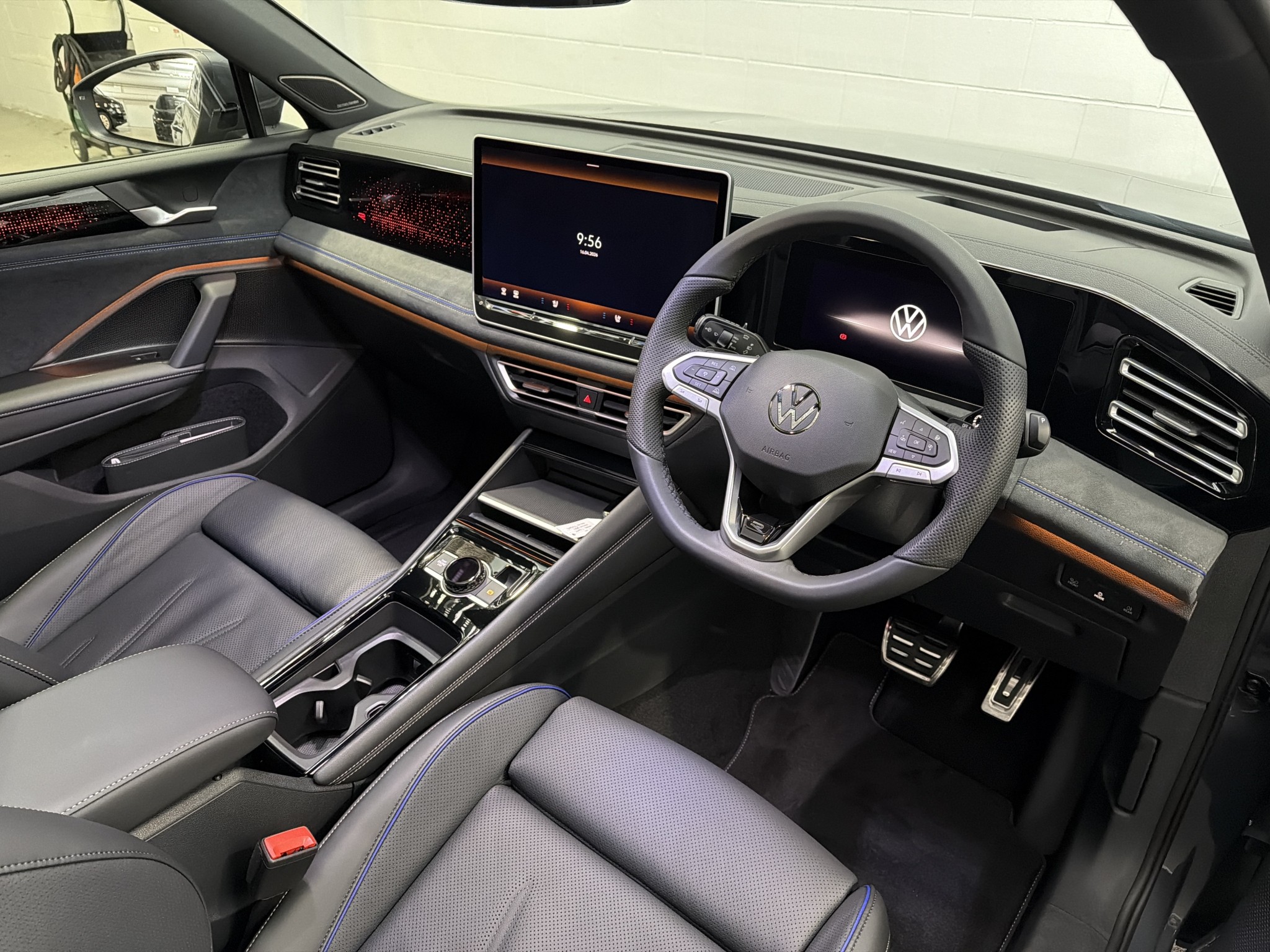 Volkswagen Tiguan R-LINE AWD Touring Package