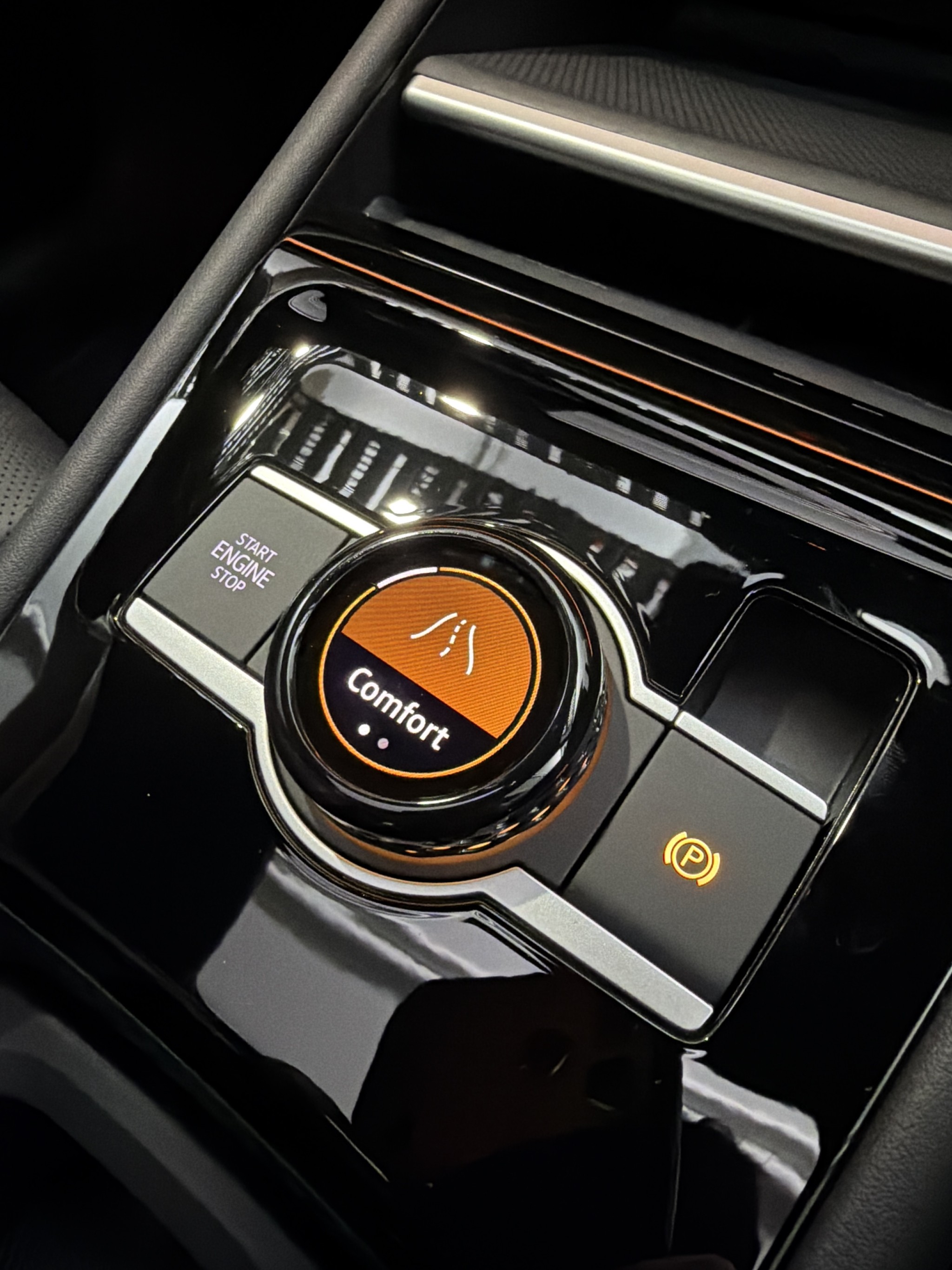 Volkswagen Tiguan R-LINE AWD Touring Package