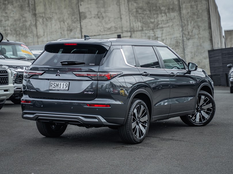 2026 Mitsubishi Outlander 2