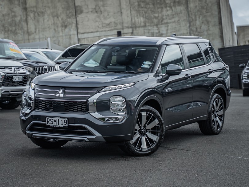 2026 Mitsubishi Outlander 1