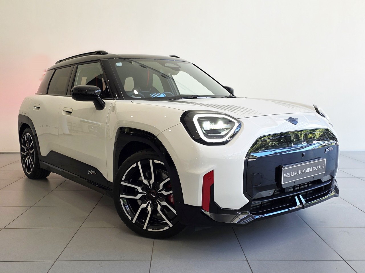 MINI Aceman JCW E