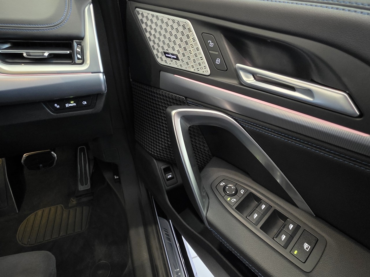 BMW X1 sDrive18i Launch Edition 2