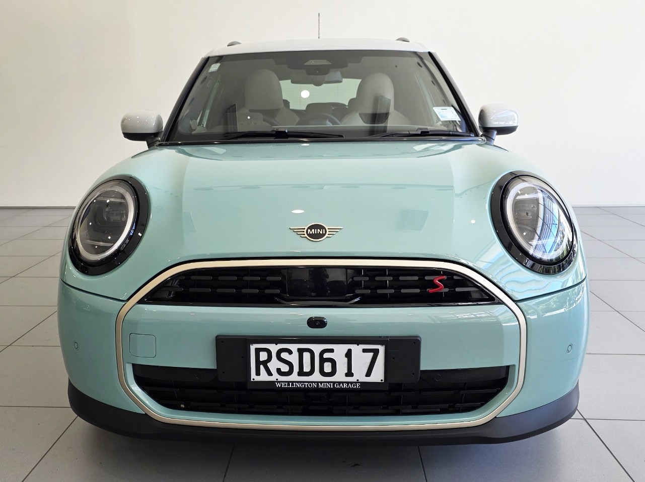 MINI Cooper S Favoured Spec