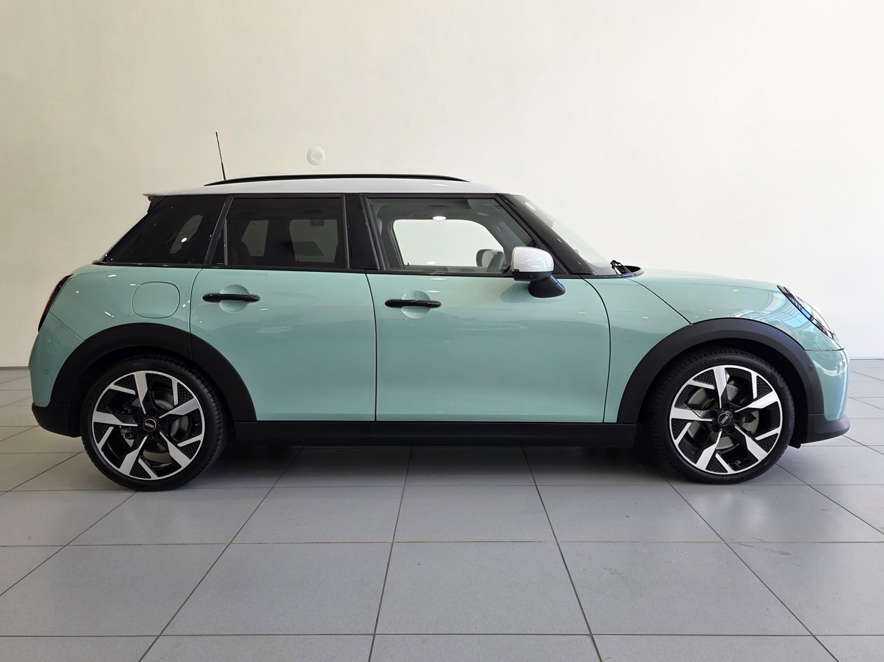 MINI Cooper S Favoured Spec