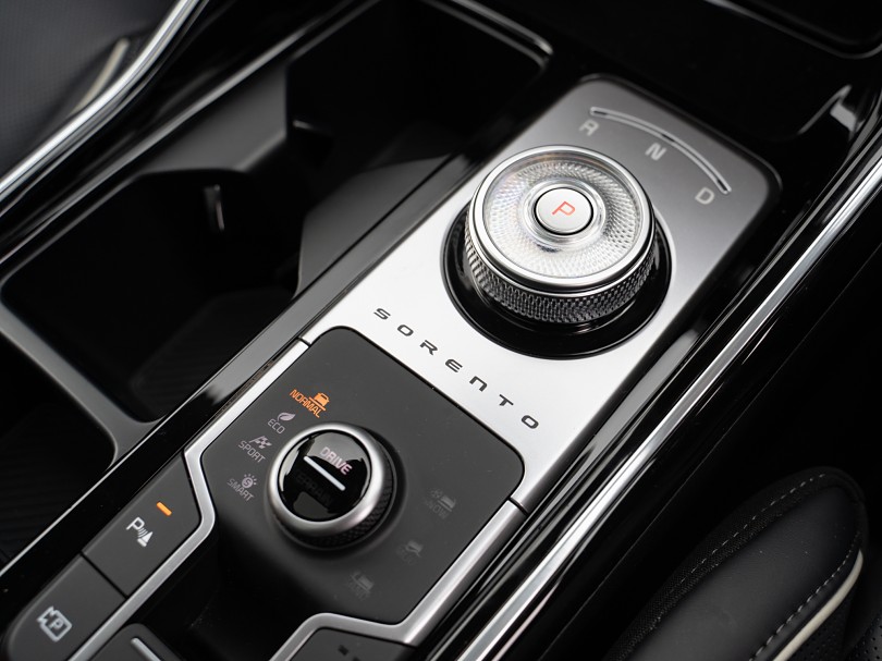 2025 Kia Sorento 16