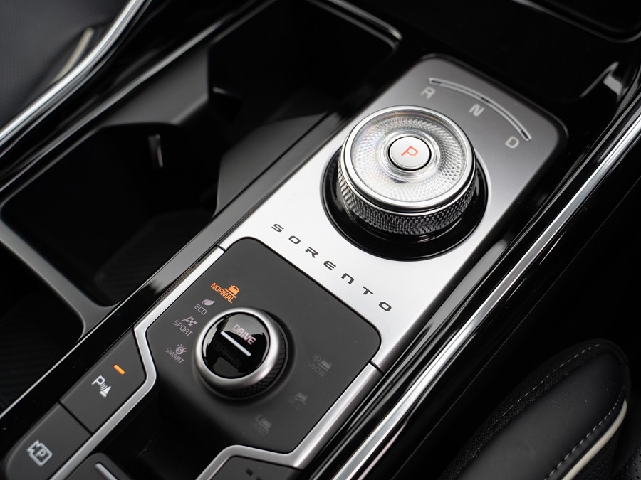 2025 Kia Sorento 16