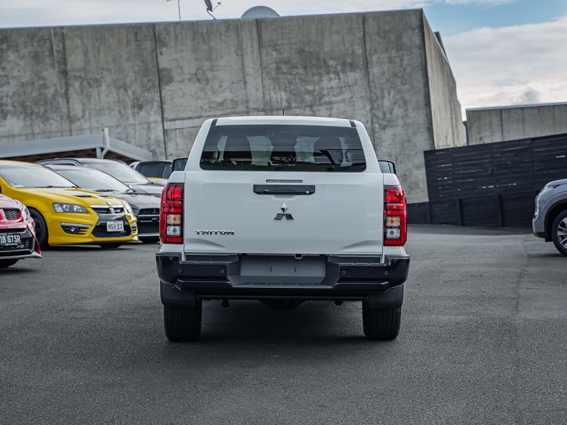 2026 Mitsubishi Triton 4