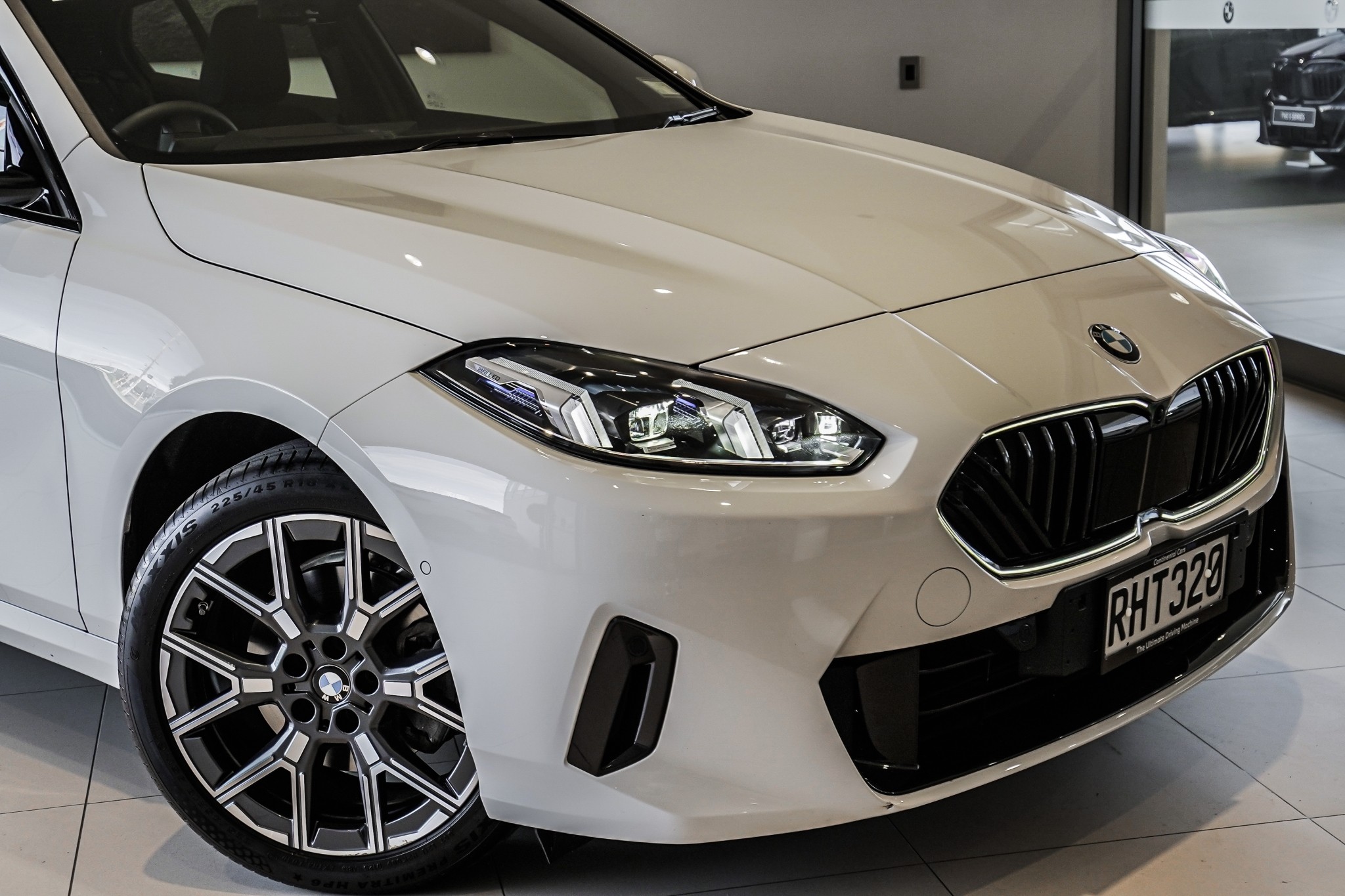 BMW 120i 1.5L Mild Hybrid