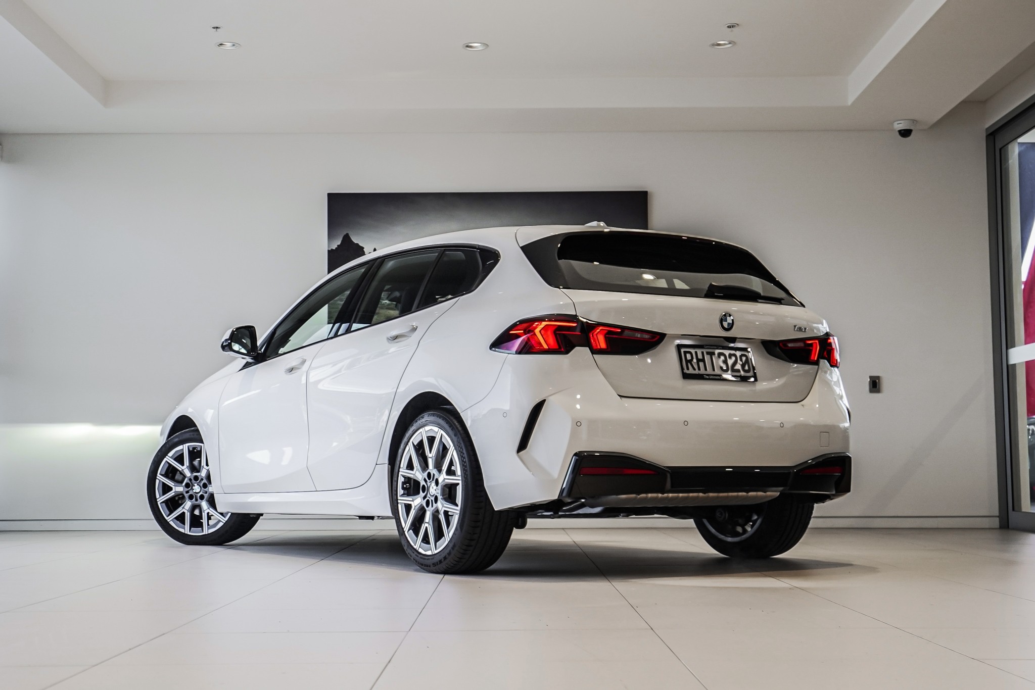 BMW 120i 1.5L Mild Hybrid