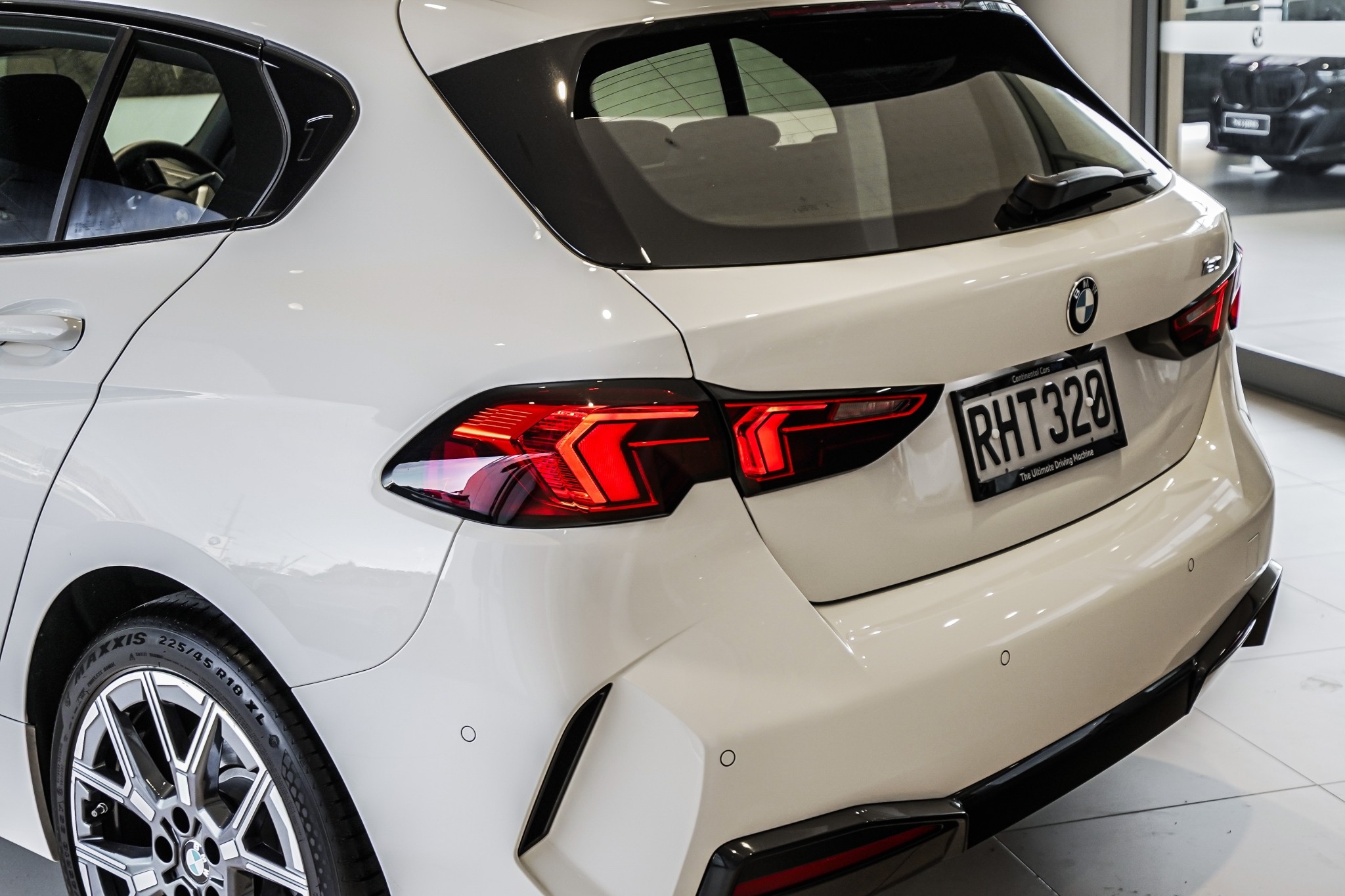 BMW 120i 1.5L Mild Hybrid
